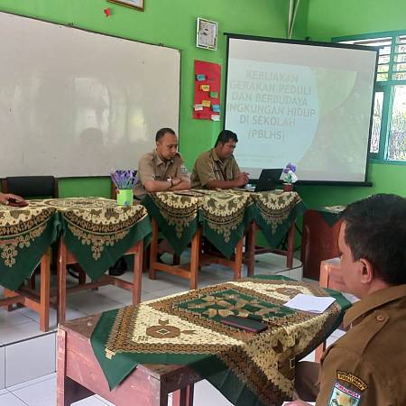 SMP Negeri 3 Pengadegan Gelar Sosialisasi Gerakan Peduli dan Berbudaya Lingkungan Hidup di Sekolah (PBLHS)