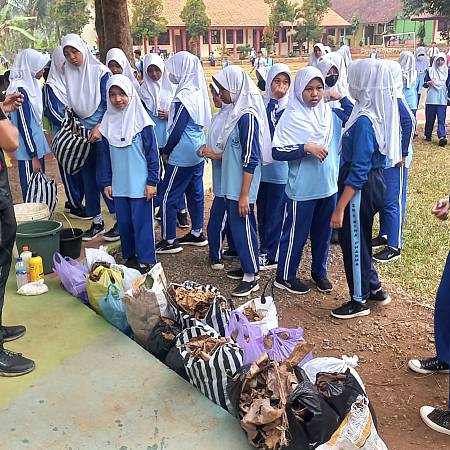 Kampanye Daur Ulang Sampah Organik Menjadi Kompos