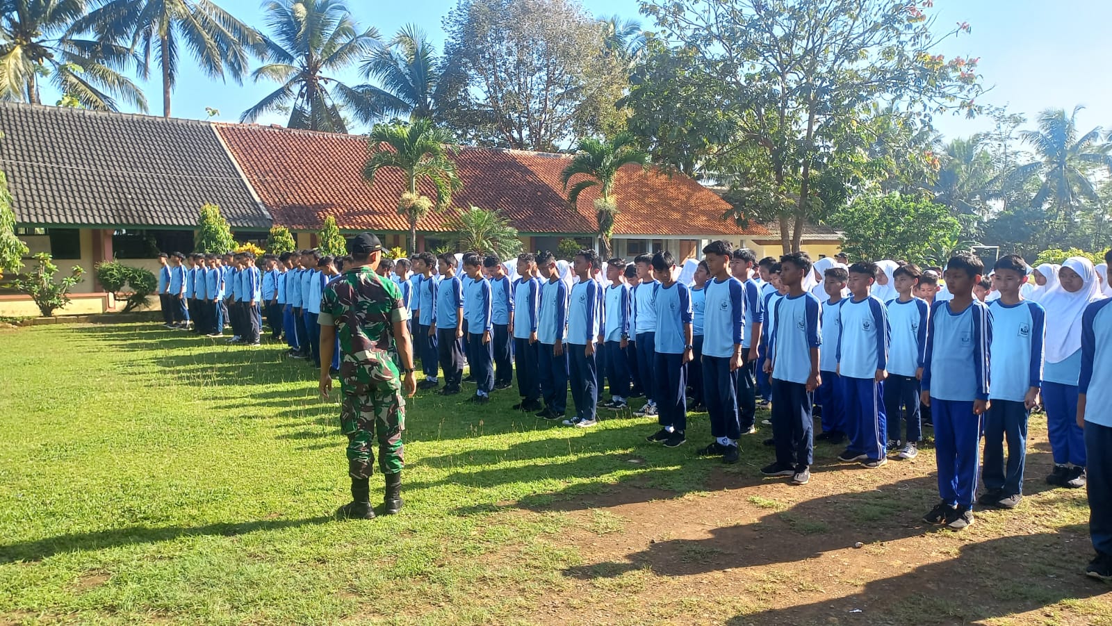Gallery Upaya Meningkatkan Profil Pelajara Pancasila Melalui Pelatihan Baris Berbaris Berkerjasama Dengan Koramil Kecamatan Kejobong